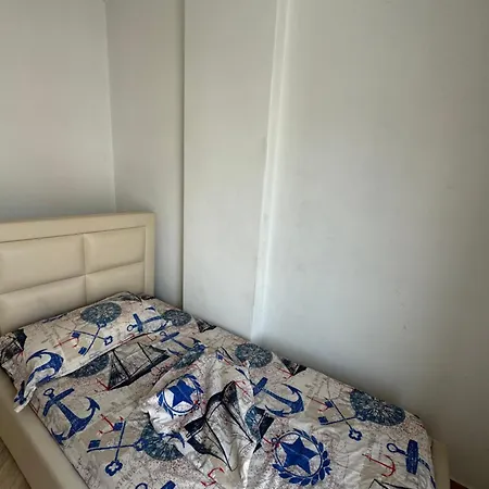 Lions Gate 7 Apartment