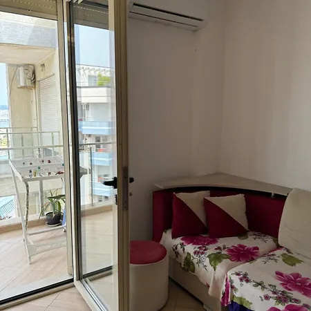 Lions Gate 7 Apartment